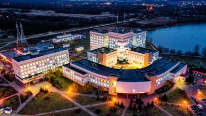 В Брестскую центральную городскую больницу, для оказания безвозмездной спонсорской помощи учреждению, которая непрерывно с апреля 2020 года борется с инфекцией COVID-19, выделены средства из Фонда поддержки работников организаций здравоохранения утвержденного постановлением президиума Республиканского комитета отраслевого профсоюза в размере 6,5 тысяч рублей.