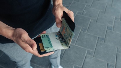 БОЛЕЕ 500 СЛУЧАЕВ НЕСВОЕВРЕМЕННОЙ ВЫПЛАТЫ ЗАРАБОТНОЙ ПЛАТЫ ВЫЯВИЛИ ПРОФСОЮЗЫ В 2021 ГОДУ