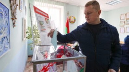 НЕОЖИДАННО: В УРНАХ ДЛЯ ДОСРОЧНОГО ГОЛОСОВАНИЯ ЗАКАНЧИВАЕТСЯ СВОБОДНОЕ МЕСТО.
