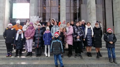 Профком Березовской райбольницы организовал незабываемый новогоднюю поездку для своих сотрудников и их детей