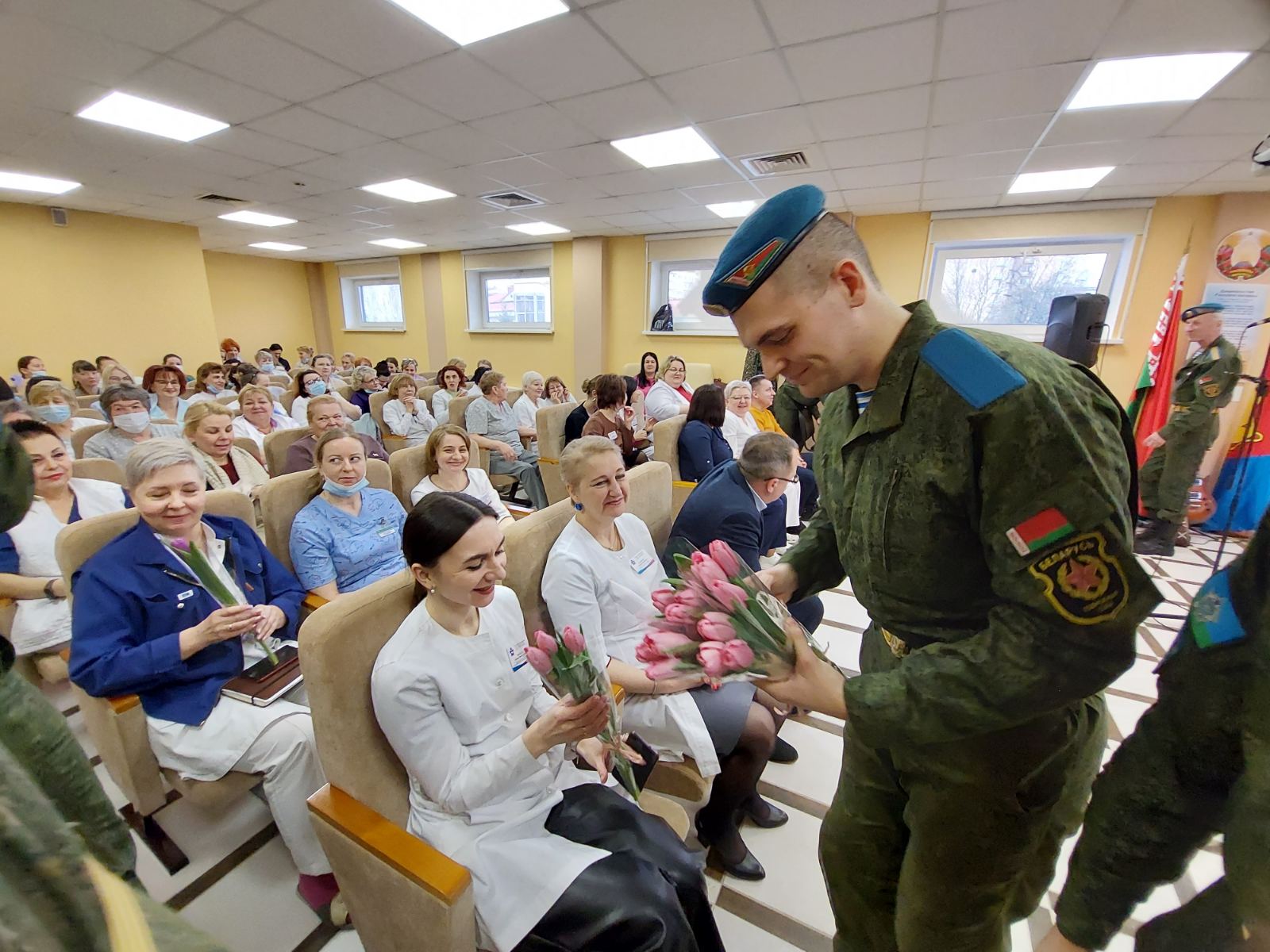 Праздник весны, красоты и женственности: как Детская областная больница  отметила 8 Марта